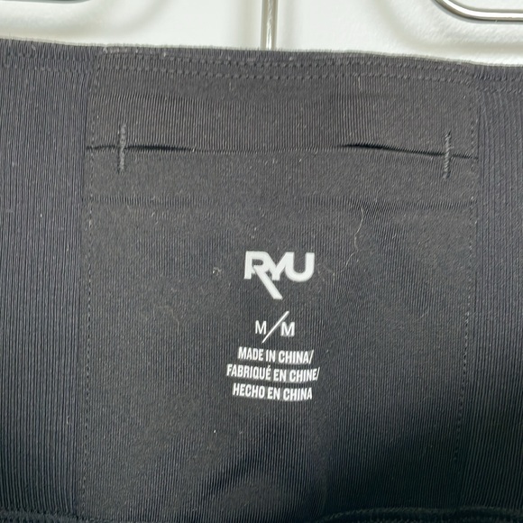 RYU Black athletic capri leggings with white rose print on front and back Size M - Picture 3 of 5